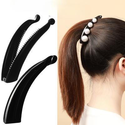 Die Haarnadel ist elegant, der süße Twist-Clip am Hinterkopf, die mondförmige Bananenklemme und die halb gebundene Pferdeschwanzklemme