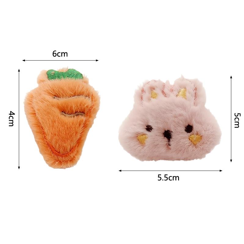 Süße Karotte Hase Plüsch Brosche 3D Cartoon Kaninchen Puppe Pin Tasche Mantel Pullover Schal Abzeichen Pins Accessorie
