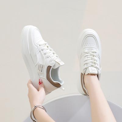 Jesienne buty łatwe w noszeniu Nowe buty dla kobiet Studentki Podnieś dolną część Buty sportowe na deskę Obuwie codzienne Moda