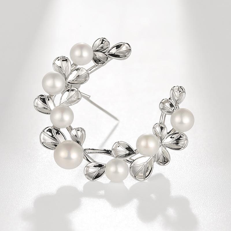 Bo Xin Yun Elegant Freshwater Pearl & Matte Gold Floral Brooch Pin Gift