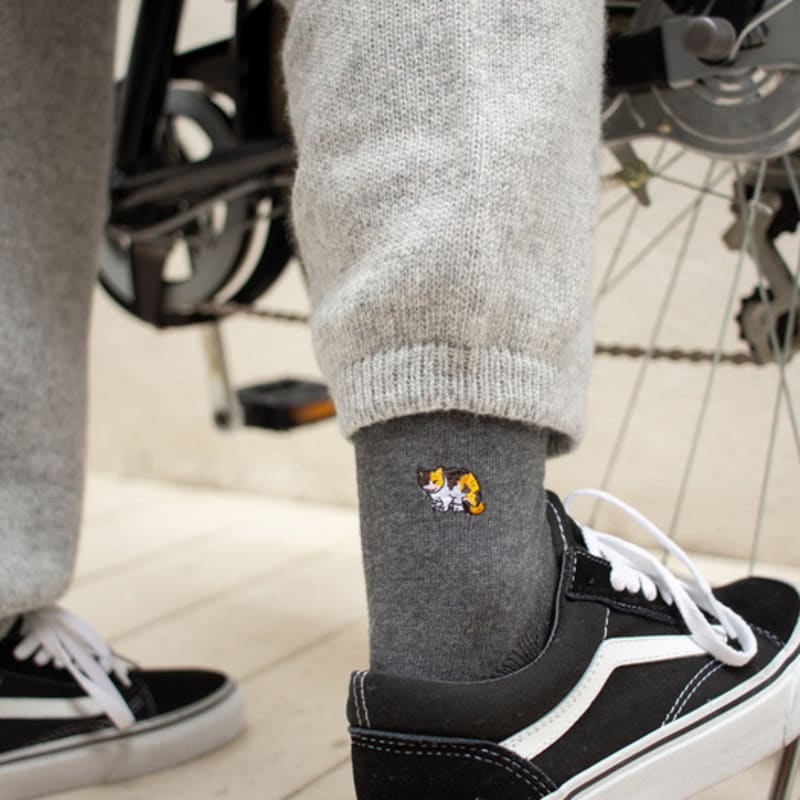 SNOOZY Calico Cat Embroidered Socks (Dark Gray)