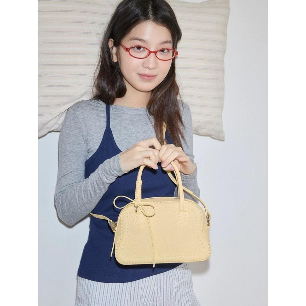 

2025 new retro bowling hand bag college style texture handbag versatile commuter fashion messenger bag tide