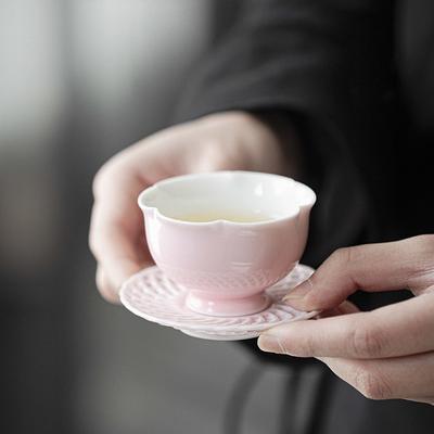 Einfarbige Babyrosa Blütenblatt Keramik Teetasse Kung Fu Teegeschirr Haushalt Kleine Tasse mit hohem Fuß Meistertasse