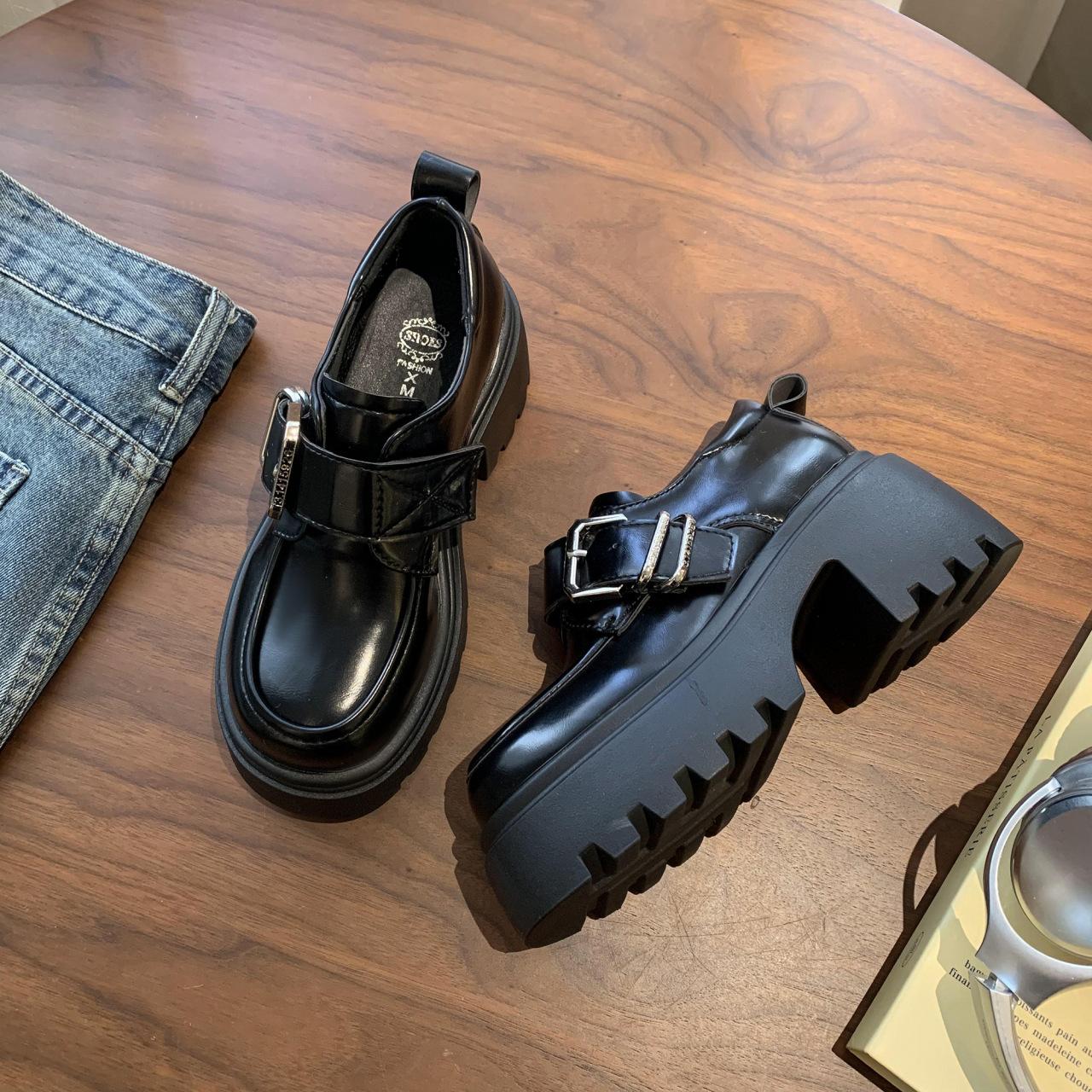 

Muffin platform small leather shoes women s 2025 autumn new retro British style versatile height increase with skirt loafer single shoes 35 чёрный