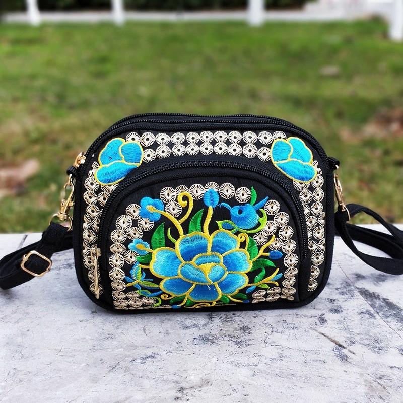 Yunnan Ethnic Embroidered Mini Coin Purse With Dualside Stitching For Daily Use