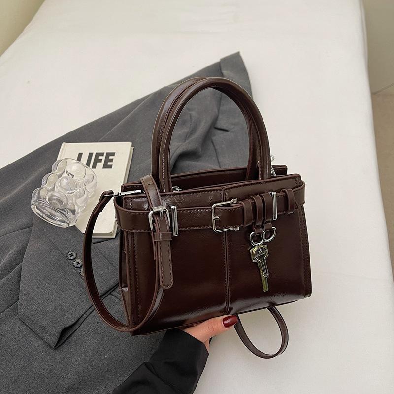 

Ретро трендовая портативная маленькая квадратная сумка 2025 лето новая нишевая модная повседневная наплечная сумка высокого класса сумка-мессенджер женская 23*9*17