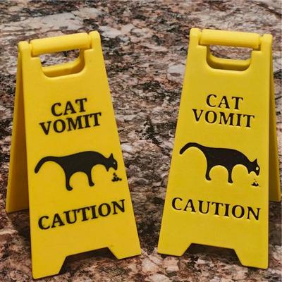 Creative Dog Cat Vomit Caution Sign Wet Floor Warning Sign Weatherproof Plastic Outdoor Garden Yard Lawn Warning Sign Decoration