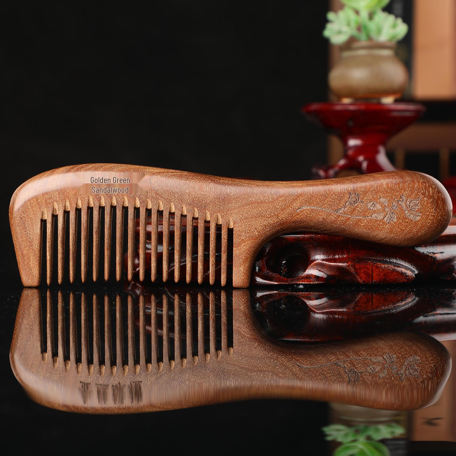 

Гребень из золотого сандала с длинной ручкой для мужчин и женщин – резной дизайн, идеально подходит для длинных волос и массажа.