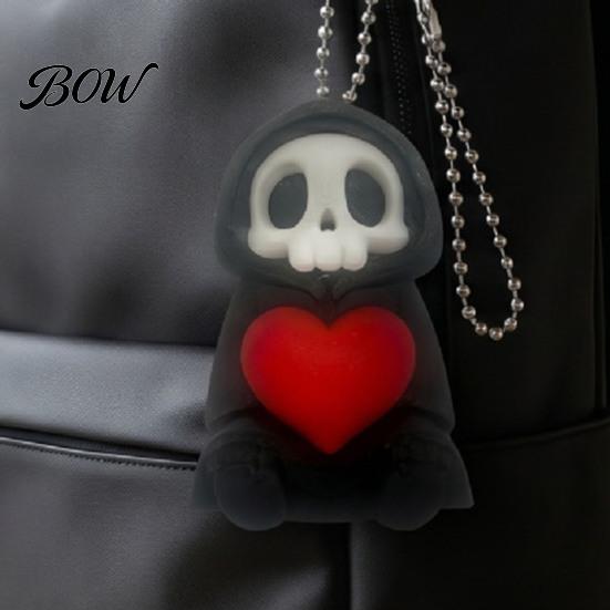 Spooky Bag Charm Holding Heart Grim Reaper Keychain Charm, 3D Printed Gothic Skull Decor with Backpack Accessory Ball Chain, Backpacks Bags