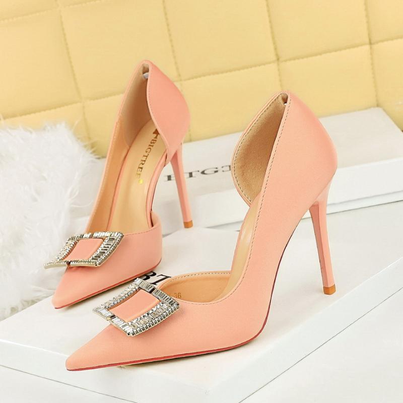 European And American Fashion Banquet High Heels Slim Heels Super High Heels Satin Side Empty Metal Pointed Toe Single Shoes