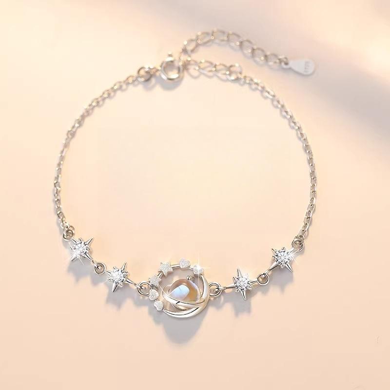 

Легкая роскошь, нишевые изысканные аксессуары высокого класса ручной работы, высокая эстетическая ценность, студенческая вечеринка