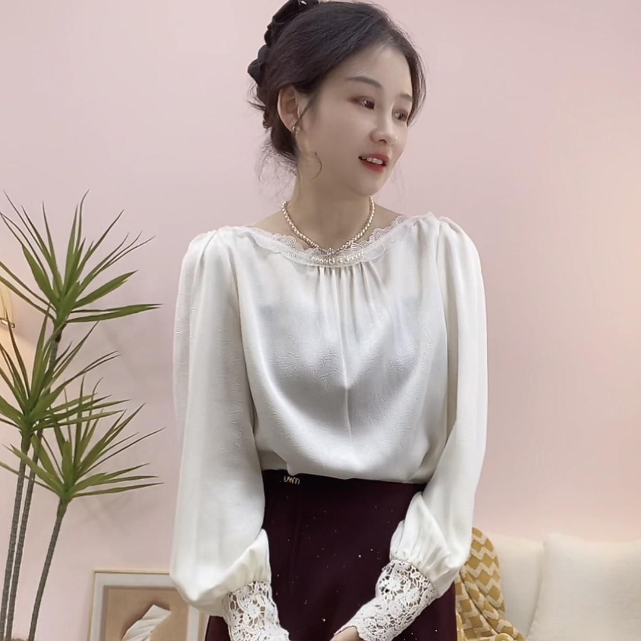 

Spring 2025 Elegant Lace Patchwork Silk Pullover Top XXL (64-70 kg) бежевий