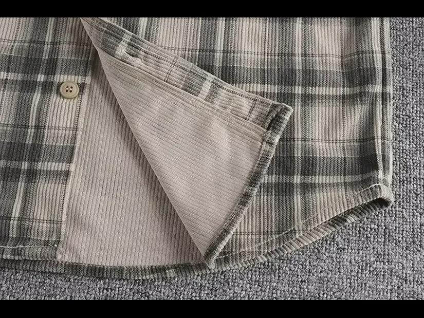 Men's Retro Khaki Plaid Corduroy Shirt - Spring/Fall Classic with Long Sleeves