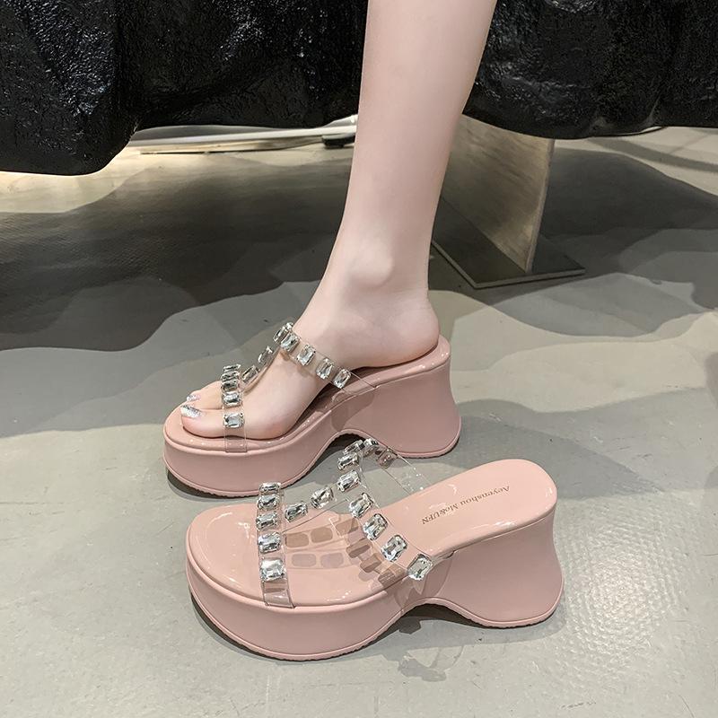 

Beautiful rhinestone slippers women s summer wear 2025 new Korean version fashion versatile casual drag premium sandals 39
