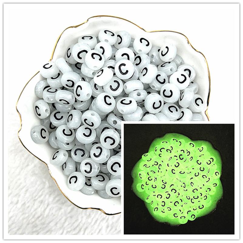 100 Stück 7x4mm A-Z Leuchtende Perlen Buchstabenperlen Acryl Abstandshalter Perlen Für Schmuckherstellung DIY Anhänger Armband