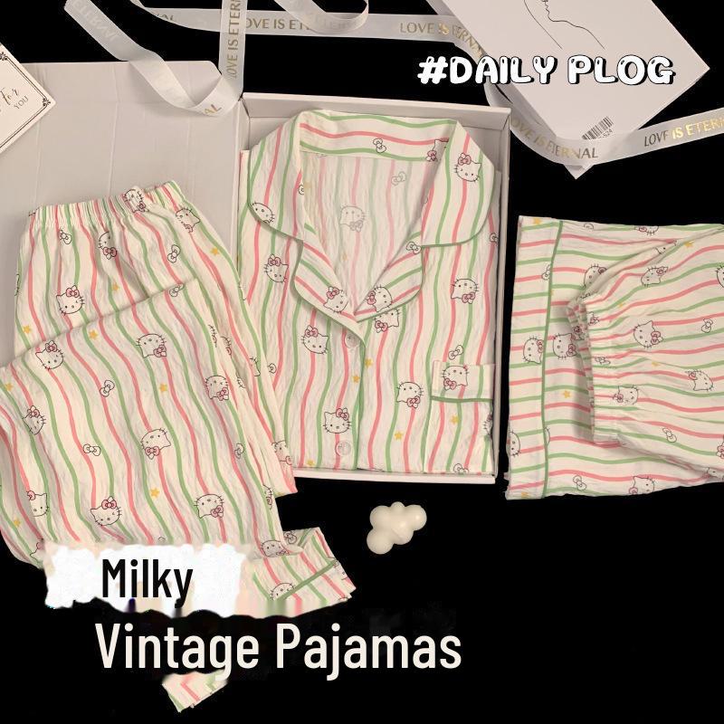 Sommerlicher Pyjama aus Baumwolle mit Blumenmuster: Dreiteiliges Kurzarm-Set im japanischen Stil für Damen – süße Homewear im Stil der Internet-Prominenten.