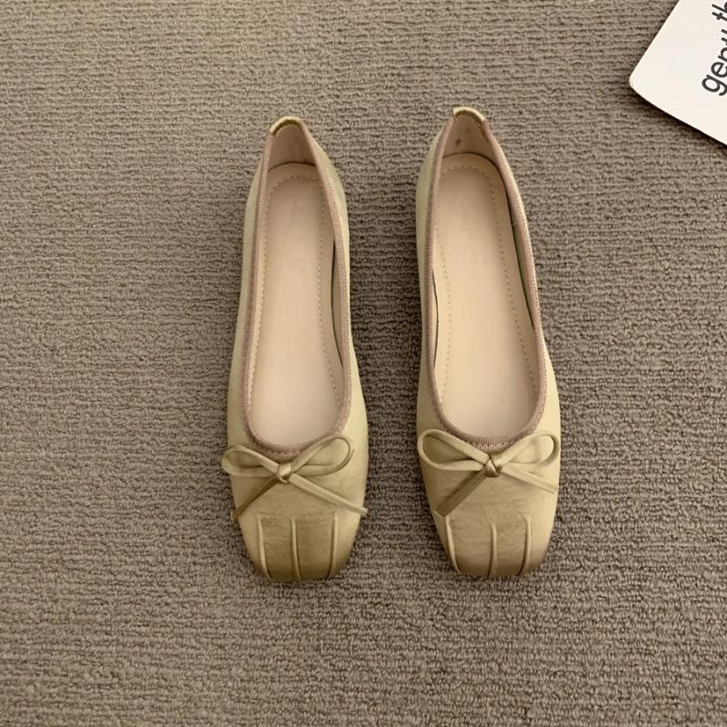 Bow square head shallow mouth flat-soled single shoes women's 2025 spring and autumn new gentle satin surface versatile casual single shoes