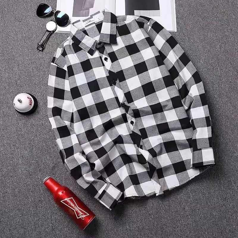 Men's Korean Style Black & White Plaid Shirt: Trendy, Loose, Long-Sleeved, Casual Top for Spring and Autumn.