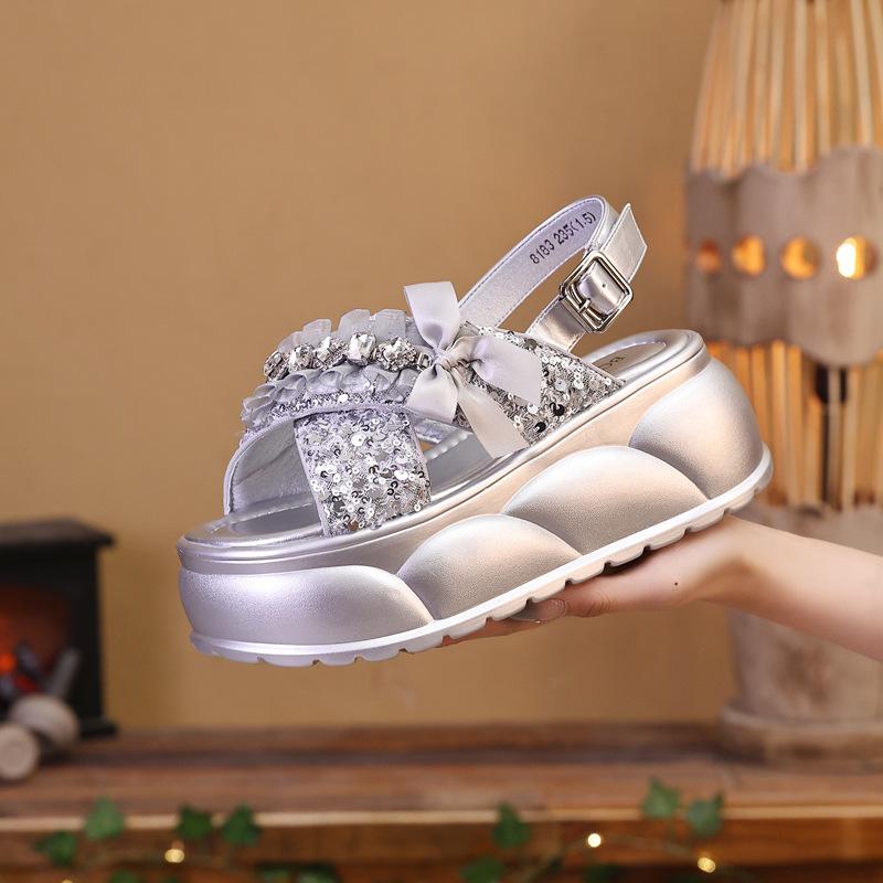 2025 New Heightened Soft-soled Black Open-toed Muffin Xiaoxiangfeng Thick-soled Outer Wear Casual Sandals Women's Summer Fashion Trend