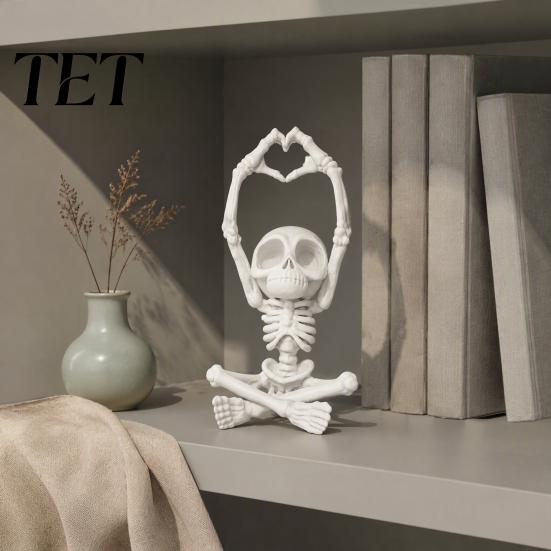 Desktop Figurine for Halloween Heart-Matching Skull Ornament, 3D Printed Skeleton Statue, Gothic Artistic Sculpture Compact Size Home Bookshelf