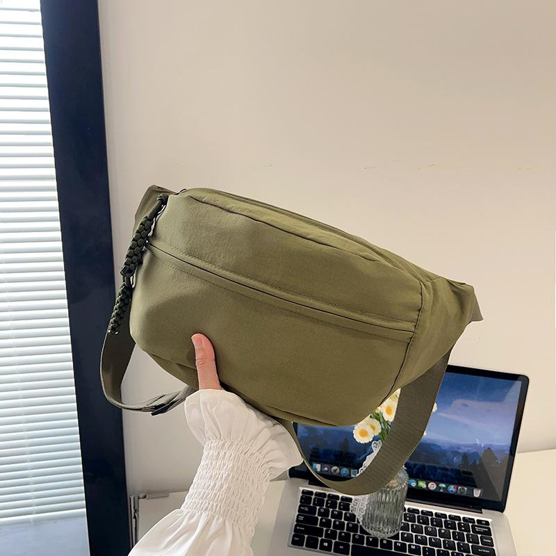 Summer new simple and lightweight men's and women's shoulder messenger bag solid color portable breast bag versatile bag