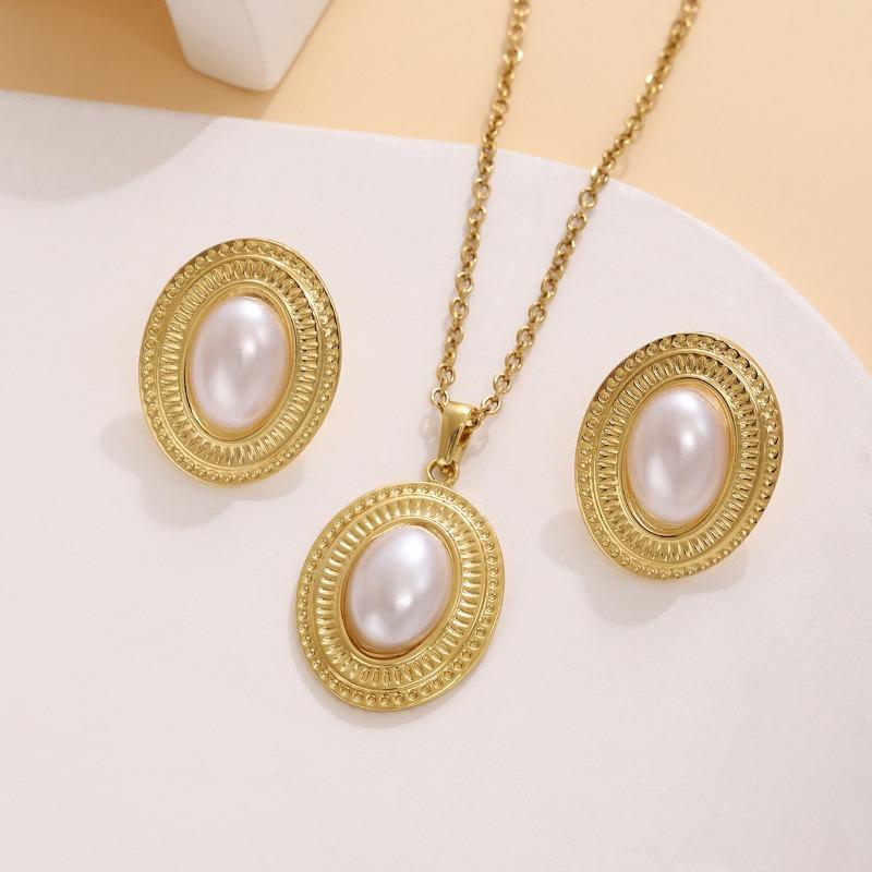 European and American Exquisite Irregular Luxury Creative Polygonal Geometric Leaf Texture Flower Love Earrings Necklace Set