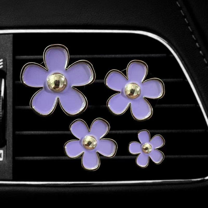 Little Daisy Alloy Car Air Vent Perfume Clip - Five-Petal Flower Ornament