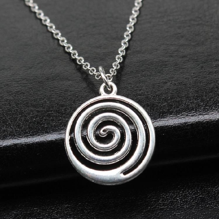 Eye Catching Pendant Necklace Unique Swirl Pendant Clavicle Chain Adjustable