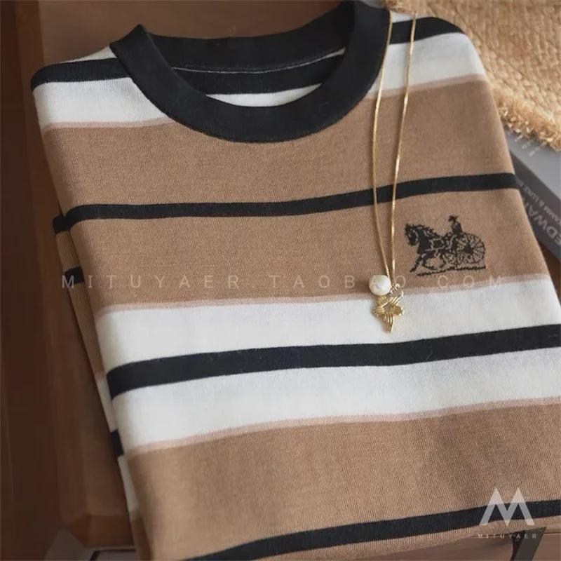 Women's 2025 Summer Striped Horse & Carriage Knit T-Shirt - Light Luxury, Slim Fit, Short-Sleeve, Round Neck