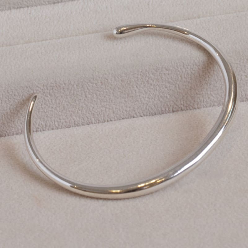 

Swim in the Soop Spine bangle Free