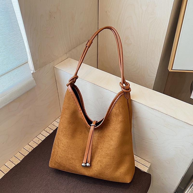 Frosted retro bag women's large capacity 2025 new autumn and winter versatile casual shoulder bag textured commuter tote bag
