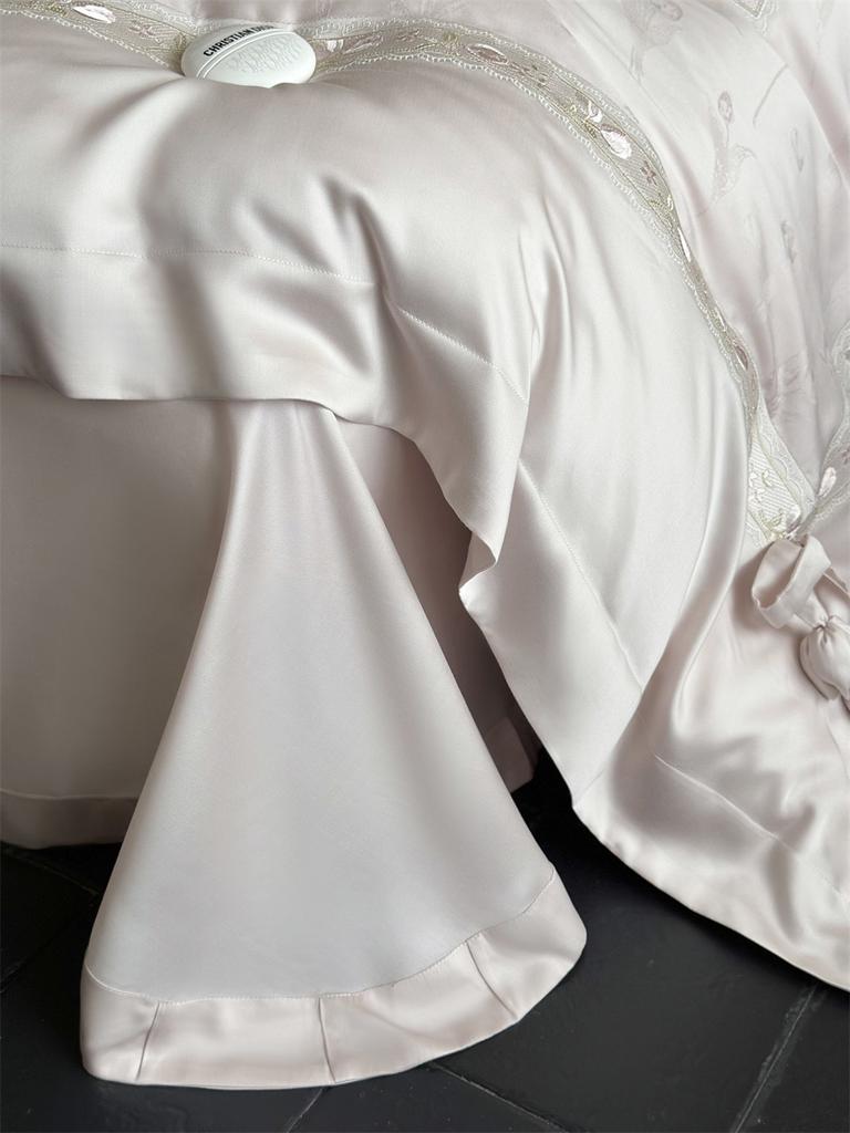 Four-piece Set of Cotton Bedding French Light Luxury Tulip Embroidery Skin-friendly and Breathable Comfortable Bedding Set Quilt Cover Pillowcase