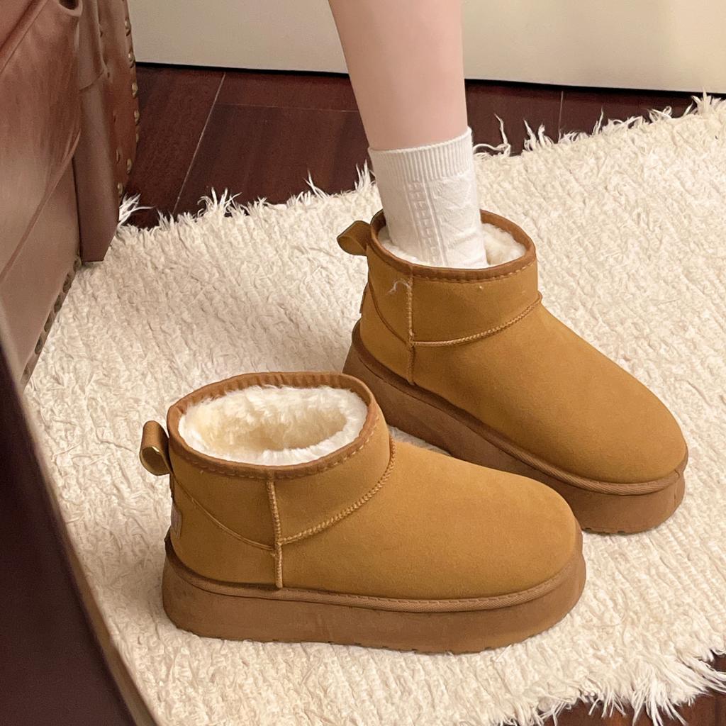 Thick-soled versatile snow boots women's winter new velvet thickened large cotton shoes warm and cold-resistant short boots