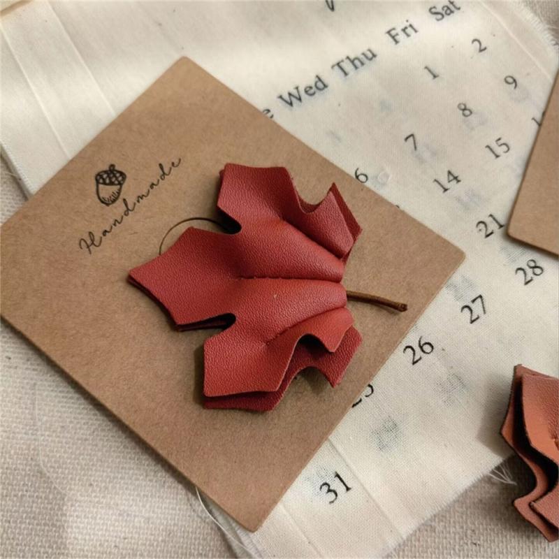 Sophisticated Maple Leaf Hair Clip Luxurious Leather Hairclip Antiskid Hairpin Natural Styles Hair Accessory