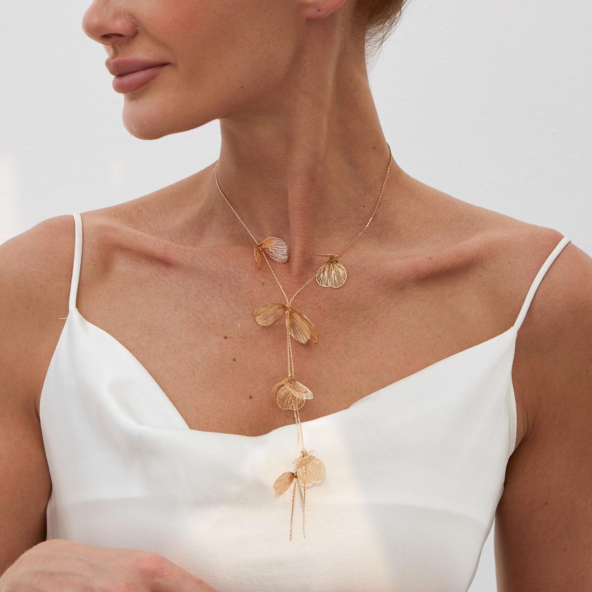 Niche Design Ginkgo Leaf Long Necklace, Sweet And Cool Metal Y-Shaped Chain Necklace For Women