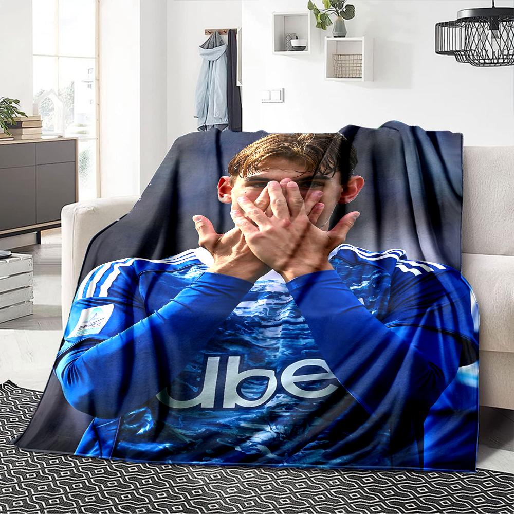 Dynamic Football Team Poster Blankets Flannel Printed Breathable Warm Throw Blanket for Home Office Bedspreads 0708a57