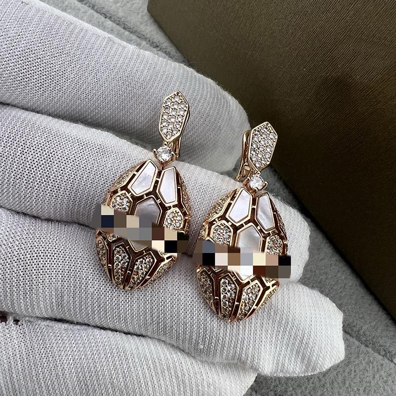 

Snake Head Mother-of-Pearl Diamond Stud Earrings: Elegant, Luxury, Versatile Design for Women