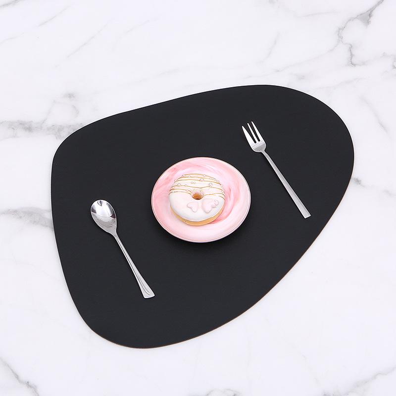 Rutschfeste Leder-Tropfen-Platzmatte - Wärmeisolierende Tischmatte für Zuhause und Hotel