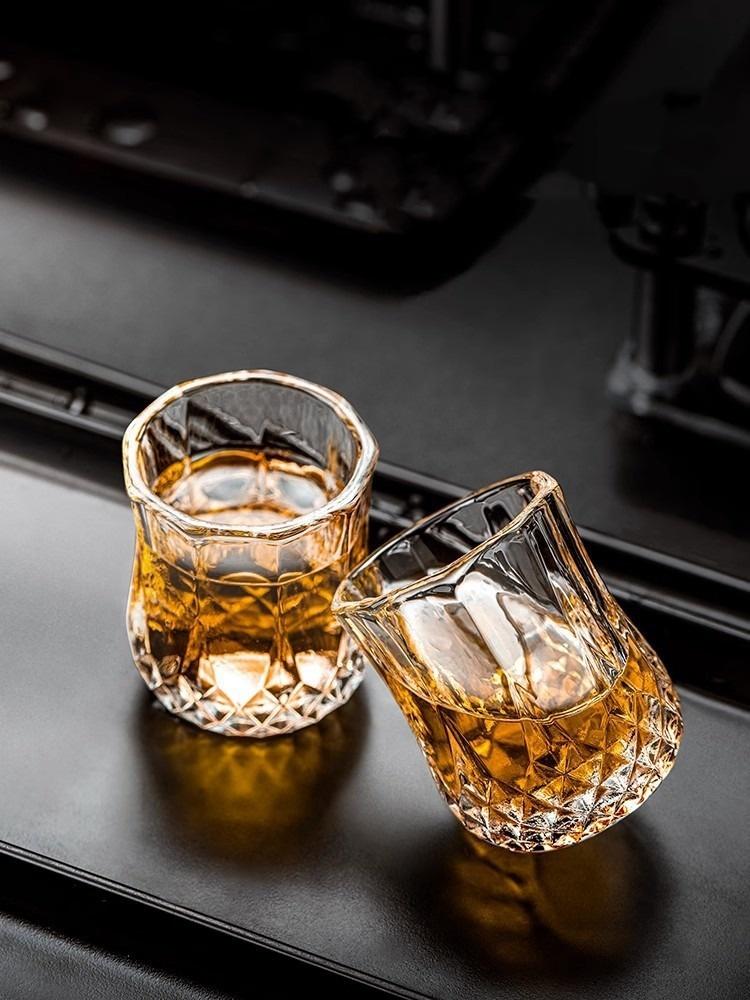 6 Stück Whiskyglas Tasse Rum Likör Mini Schnapsglas Kreative Diamantförmige Vintage Reliefbecher Haushalt Party Bar Trinkwerkzeuge