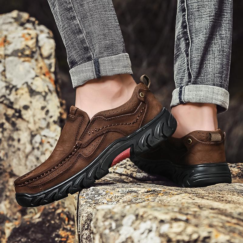 Fashion Handmade Retro Leisure Moccasins New Fashion Male Walking Flats Male Shoes Men Casual Shoes Breathable Genuine Leather Loafers