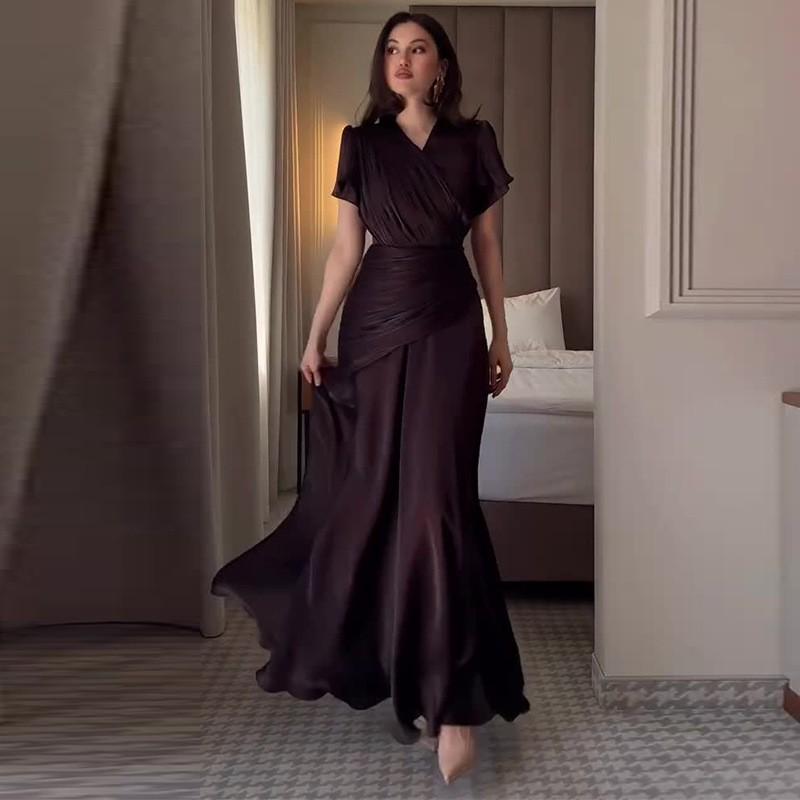 Elegant V-Neck Pleated Wrap Waist Solid Color Midi Dress Women 2026 XS темно-коричневого