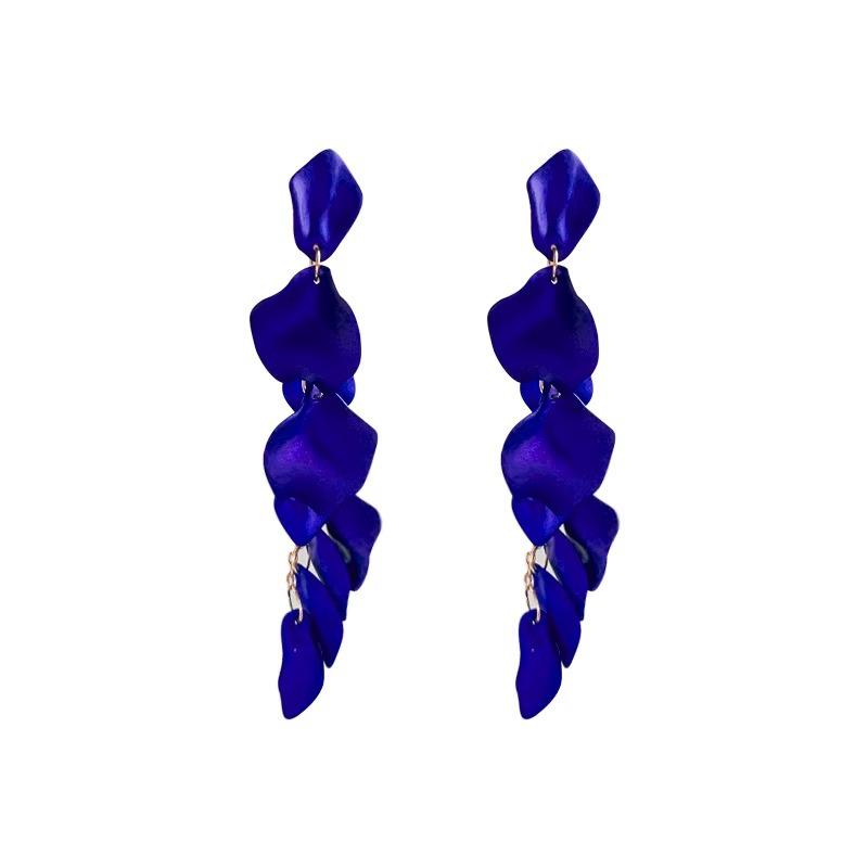 Übertriebene lange Stahlohrringe mit Rosenblüten: Schickes, gesichtsschlankes Design mit europäischem und amerikanischem Flair