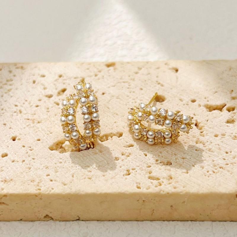 Elegant Pearl Zircon Stud Earrings Women Sterling Post Lightweight Fashion Jewelry Office Daily Wear