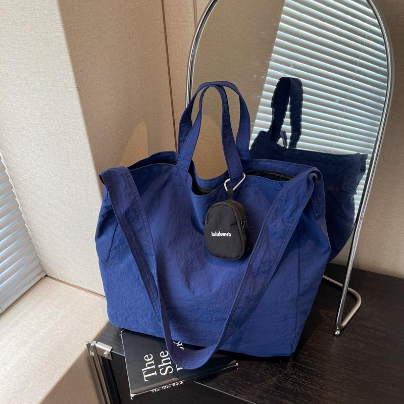 Large Capacity Bag Women's Autumn and Winter Versatile Lazy Wind Shoulder Messenger Bag Commuter Tote Bag