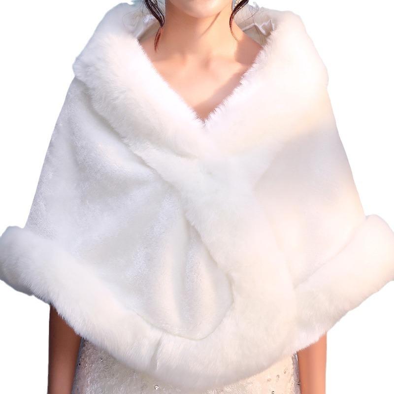 Brudschal i fuskpäls Vinterbröllopskappa