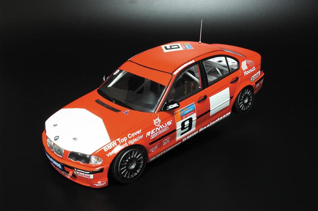 Racing Series BMW 320i E46 DTCC 2001 Winner Plastic Model PN24007 Platz/NuNu 1/24