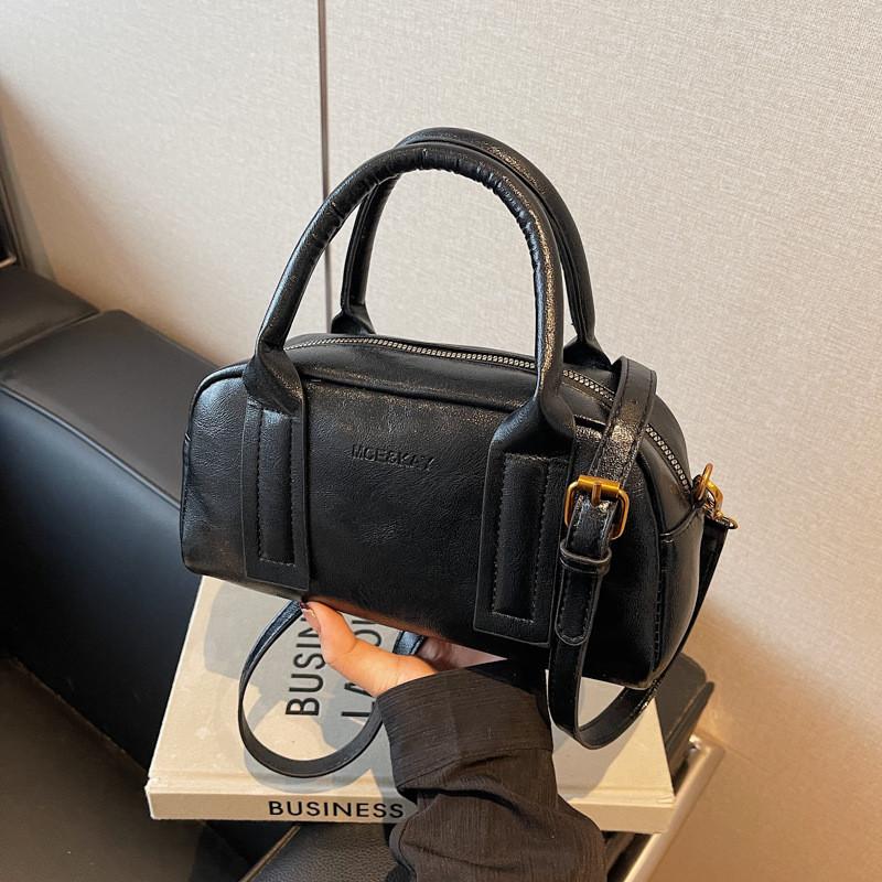 Ielgy Autumn Winter All-Match Fashion One-Shoulder Messenger Bag Ladies Portable Pillow Bag