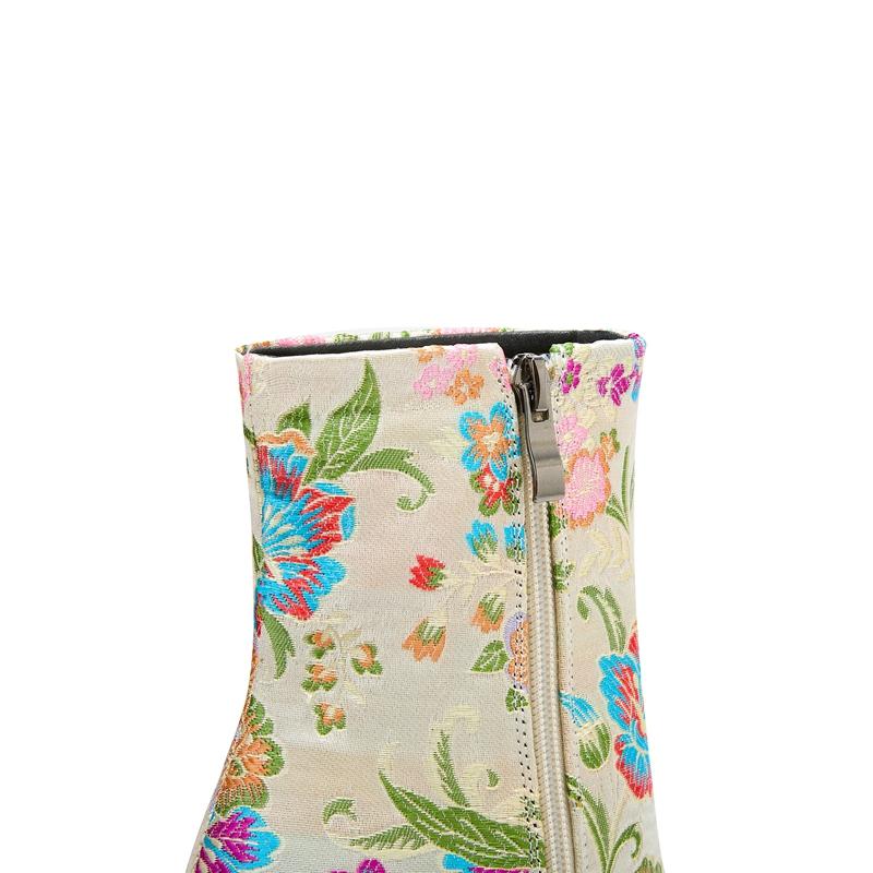 Fashion Women's New Autumn and Winter Pointed Embroidery Fabric Surface Flower Wolf Teeth High Heels Plus Zipper and Calf Short Boots