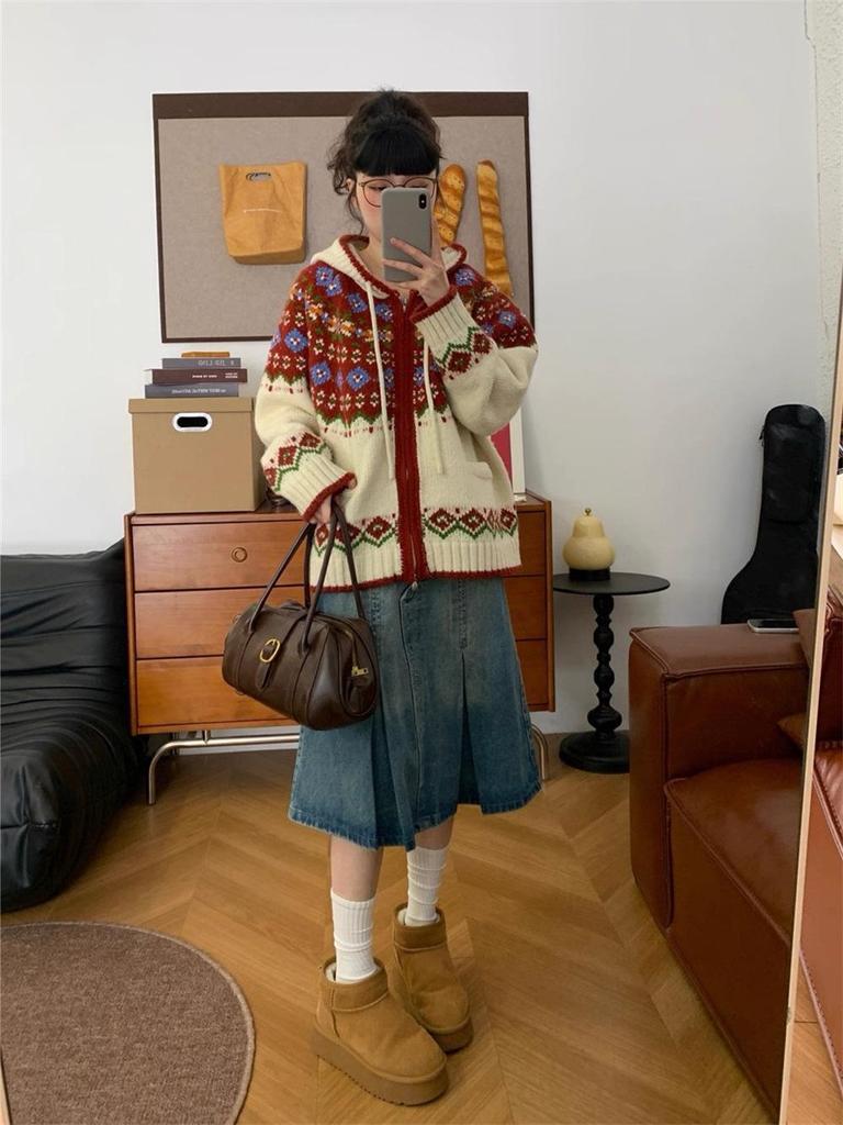 Women's Korean-Style Color Block Fair Isle Hooded Knit Cardigan - Autumn/Winter Versatile Loose Fit Sweater.