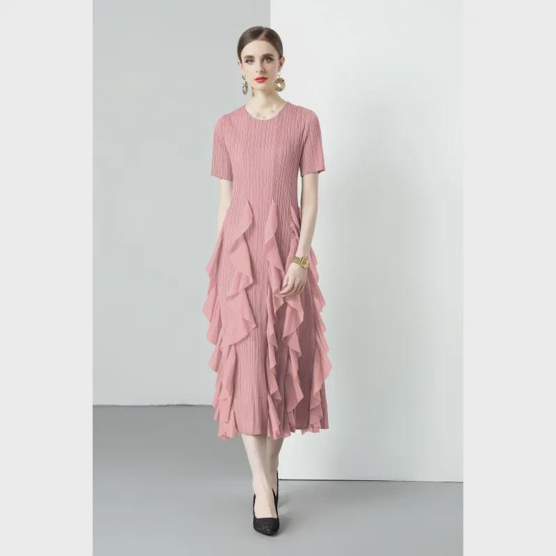 Miyake 2024 Plisowana sukienka z falbaną: Okrągły dekolt, Długie i krótkie rękawy, Wysoki stan, Wąski krój, Elegancki design